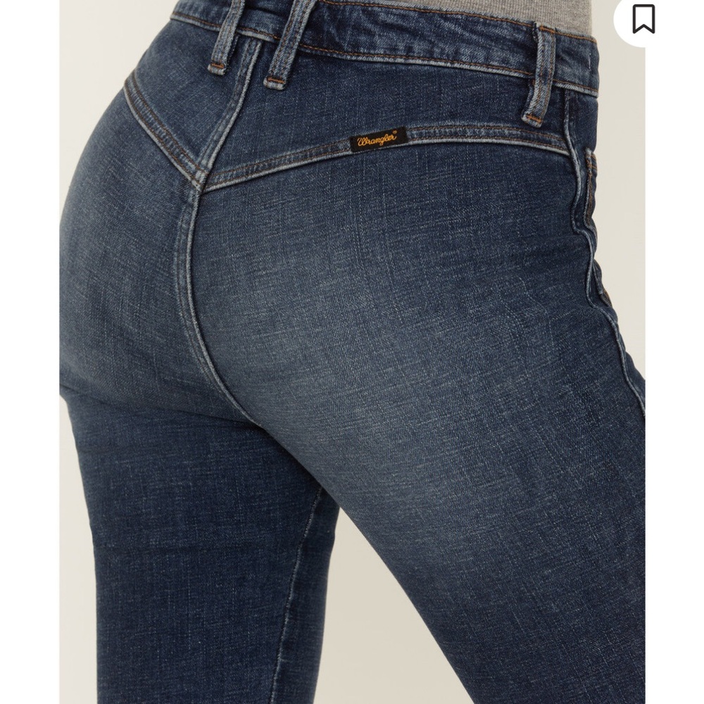 WRANGLER RETRO WOMEN'S MEDIUM WASH HIGH RISE FLARE PATCH POCKET VICTORIA JEANS - Picture 4 of 10
